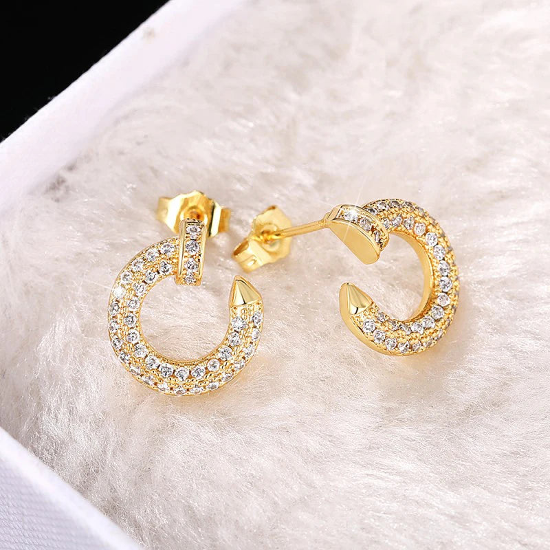 Huitan Modern Women Stud Earrings Hot Sale Sparkling CZ Circle Earrings Piecing Exquisite Accessories for Female Fashion Jewelry