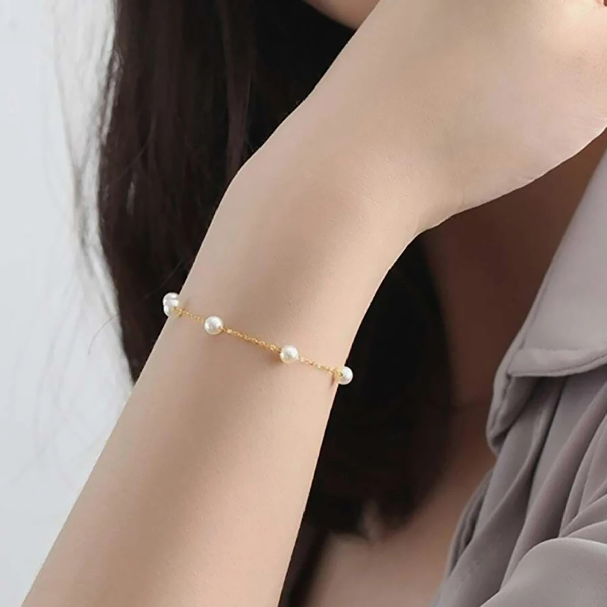 Simple Elegant Simulated Pearl Bracelet Beads Chain for Womens Goth Chain On The Hand Charm Jewelry New Style Creative Bracelet